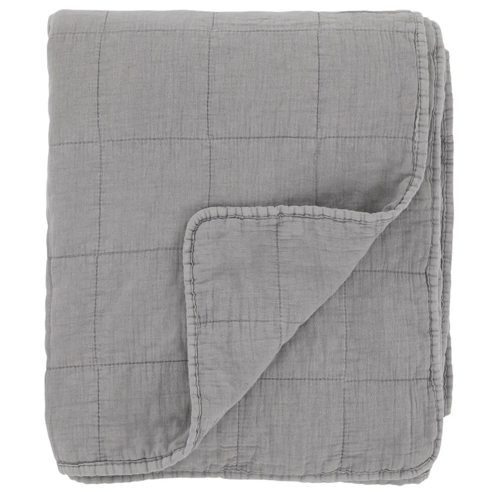 Chic Antique Aix Vintage Quilt