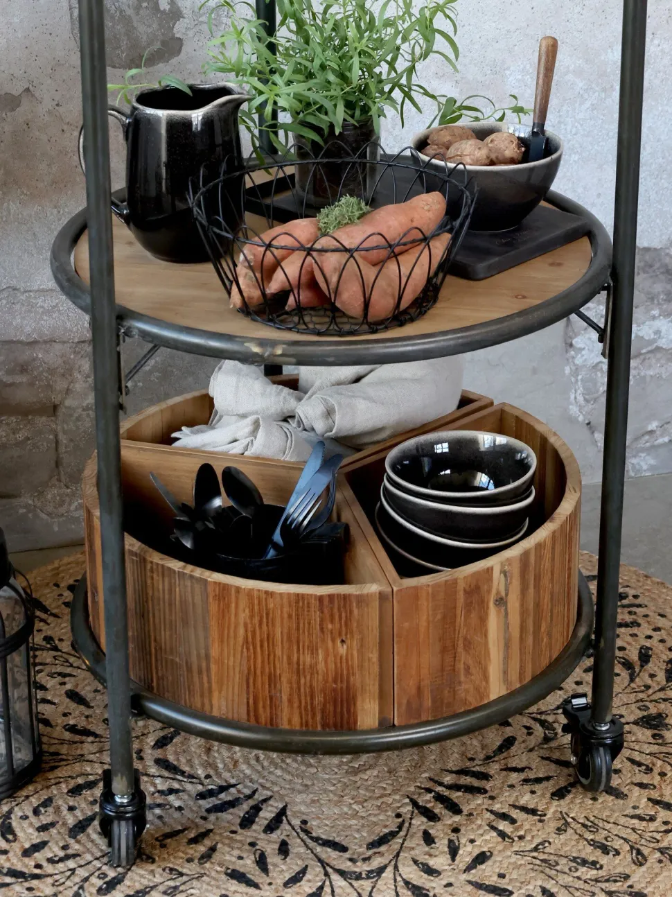 Chic Antique Display auf Rädern mit 3 Regalen und 3 Holzkisten