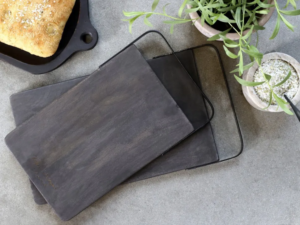 Chic Antique Laon Tapasbrett Mangoholz mit Eisen Henkel
